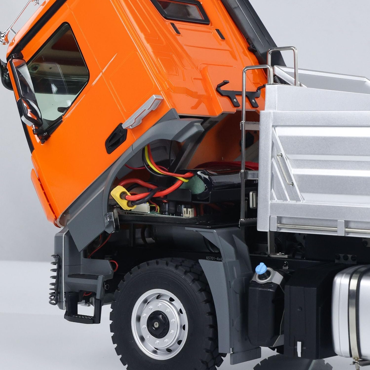 1/14 Kabolite 5701 RC Dump Truck 4x4 Remote Control Dumper Car Sound Light Model - Image 5